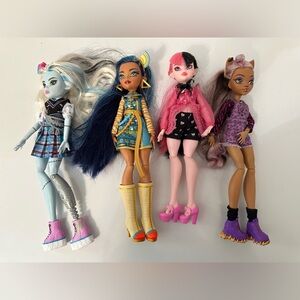 Monster High Doll Lot Set Of 4 Dolls With Clothes, Shoes